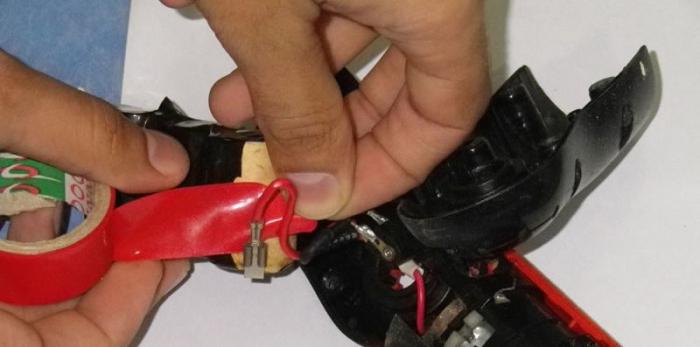 Vi reparerer skruetrækkerbatteriet med egne hænder